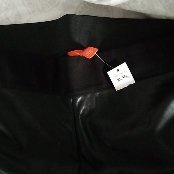Pleather leggings - Picture 3 of 3